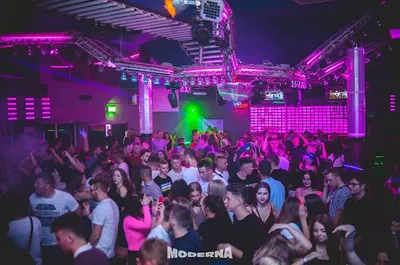 Moderna Club